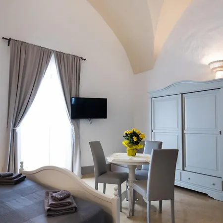 Le Finestre Su Porta Carrese - Luxury Aparthotel 3*